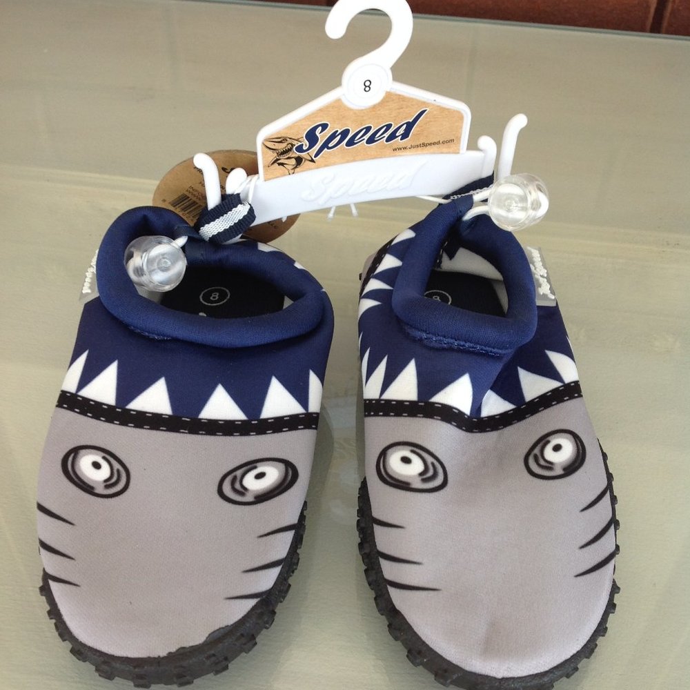 Sz 8 Childrens Speed Shark Water Shoes